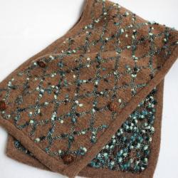 CHANEL Tour de cou boutonn&eacute;