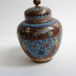 Petit vase couvert &eacute;maux cloisonn&eacute; Japon XIXe si&egrave;cle