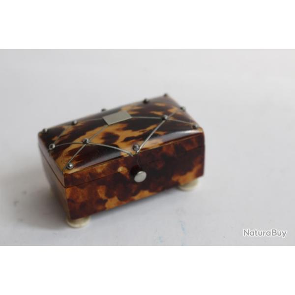 Petite boite � aiguilles Anglaise 1800/30 couture