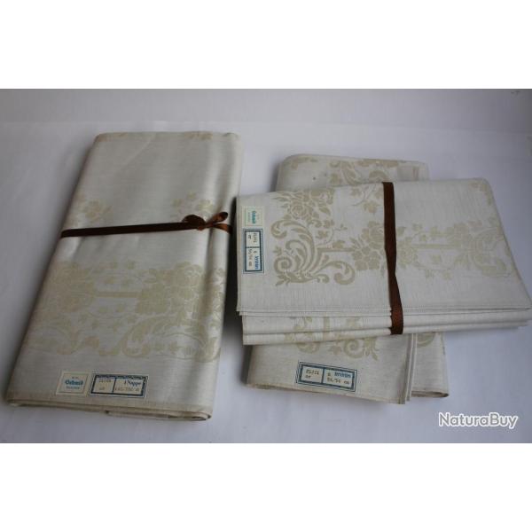 Nappe + 12 serviettes mi - fil en damass� or 140/280