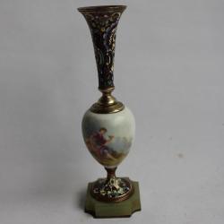 Vase &eacute;maux de Limoges et porcelaine peinte Napol&eacute;on III