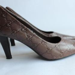 GUCCI Escarpins cuir marron monogramme vintage T 36