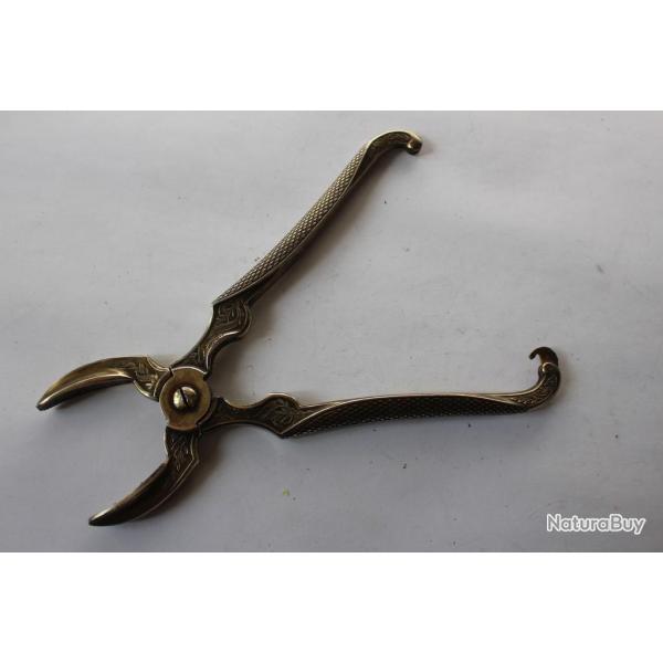 Casse noix laiton d�but XIXe si�cle Empire cuisine