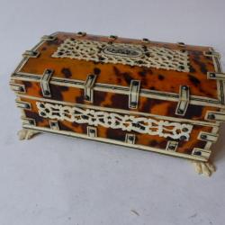 Coffret a bijoux os et écaille Antiquités