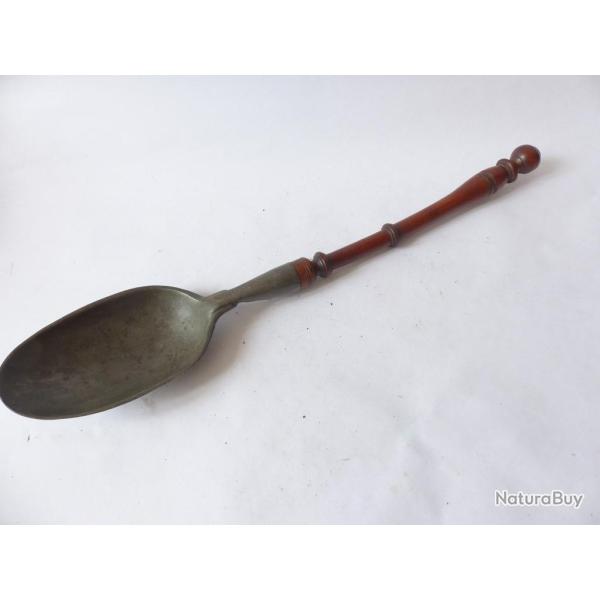 Cuill�re a ragout bois et etain Art populaire cuisine