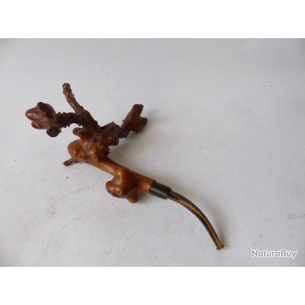 Fume cigarette pipe Art populaire