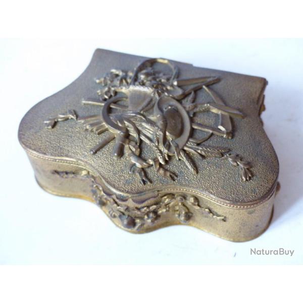 Boite a bijoux paysanne Napol�on III Antiquit�s