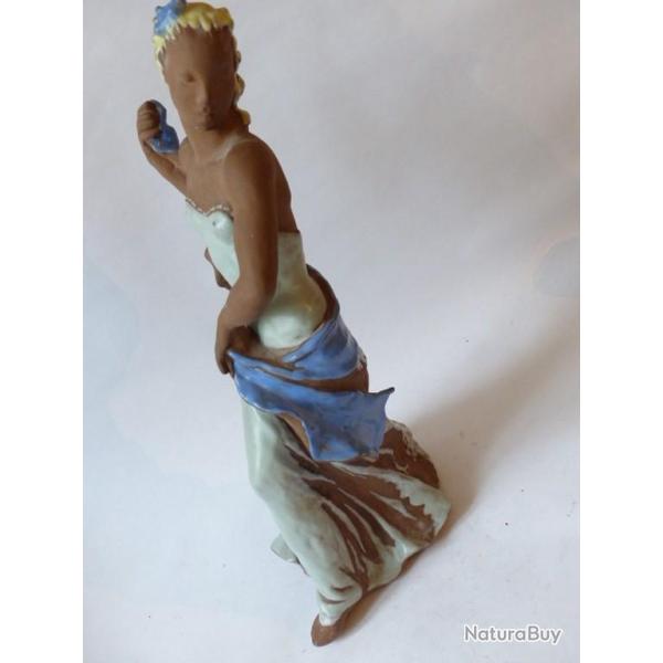 Statuette femme terre verniss�e KARLSRUHE 6131