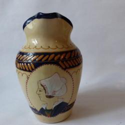 Pichet Fa&iuml;ence de Quimper Bigoud&egrave;ne HB 295