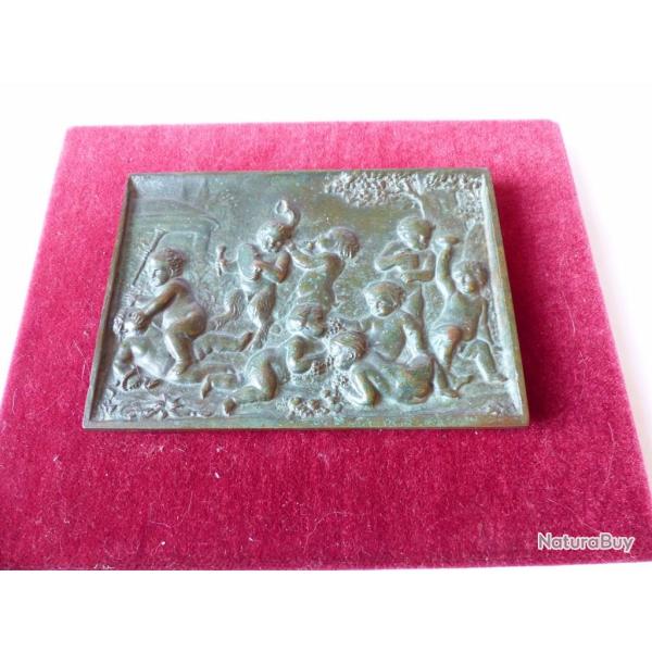 Bas relief bronze  bacchanale d'enfants  Antiquit�s