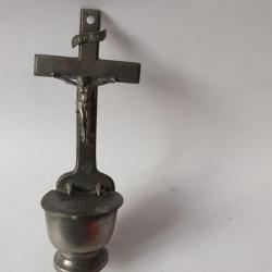 Ancien b&eacute;nitier &eacute;tain objets de culte religion