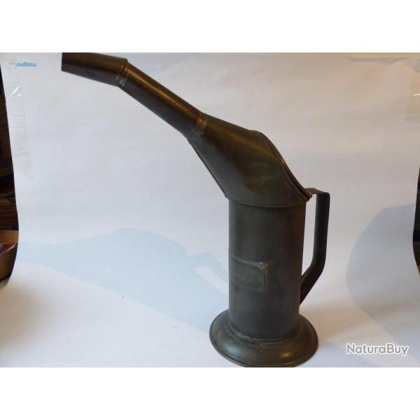 Verseuse mesure  pour huile m�canique science et technique