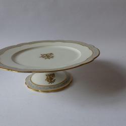 Coupe a p&acirc;tisseries porcelaine  Grand d&eacute;pot rue Drouot  TC