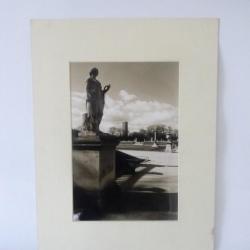 Photo d'Art La Dame Et La Tour  Thierry Barbesant