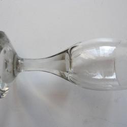 Petit verre souffl&eacute; et taill&eacute; d&eacute;but XIXe si&egrave;cle Antiquit&eacute;
