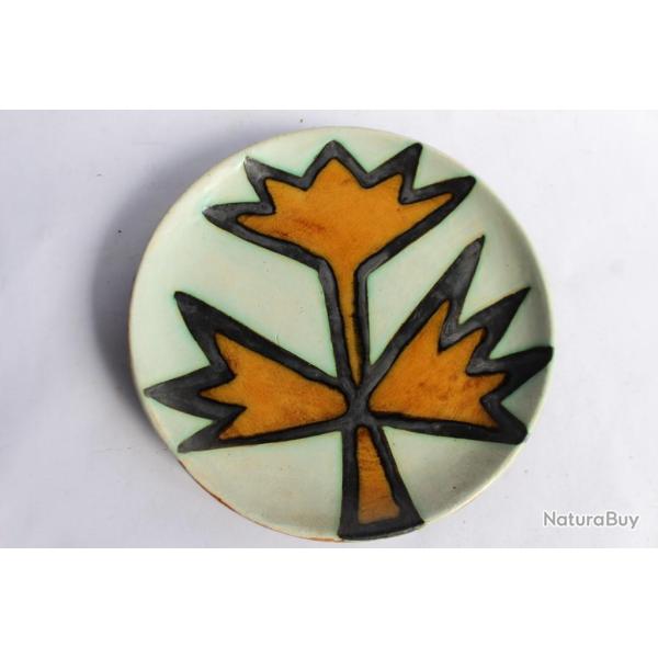 Assiette terre verniss�e Vallauris ?