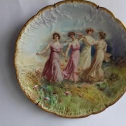 Grande assiette decorative Limoges Napoleon III femmes