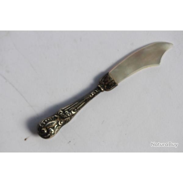 Couteau  de service miniature de poup�e argent nacre