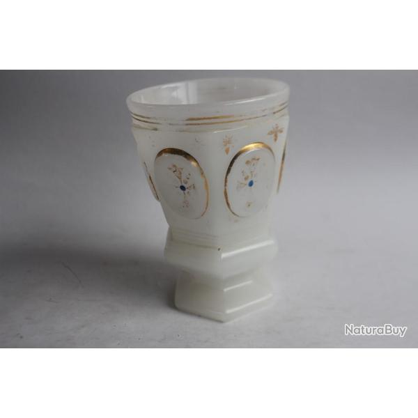 Verre gobelet opaline Charles X
