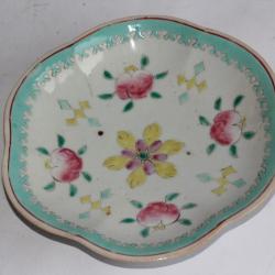 Assiette porcelaine &eacute;maill&eacute;e Chine Tongzhi XIXe si&egrave;cle