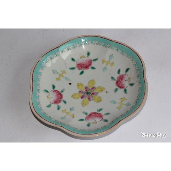 Assiette porcelaine �maill�e Chine Tongzhi XIXe si�cle