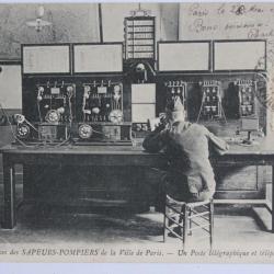 CPA Sapeurs-Pompiers Paris poste t&eacute;l&eacute;graphique et t&eacute;l&eacute;phonique