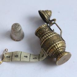 Mètre ruban Porte-dé à coudre Chope à bière Figural Tape Measure