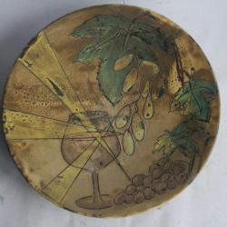 Grand plat c&eacute;ramique Huguette Bessone Vallauris Vignes