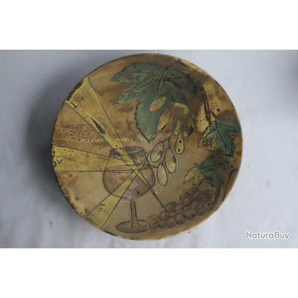 Grand plat c�ramique Huguette Bessone Vallauris Vignes