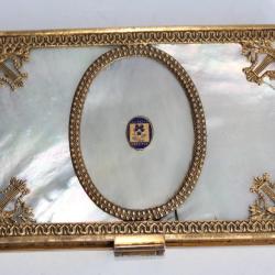 Boite minaudière pomponne nacre style Louis XVI