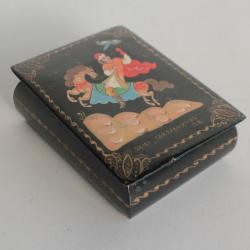 Boîte laquée Russe Palekh Fauconnier
