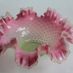 Coupe verre opalescent Urane Thomas Webb