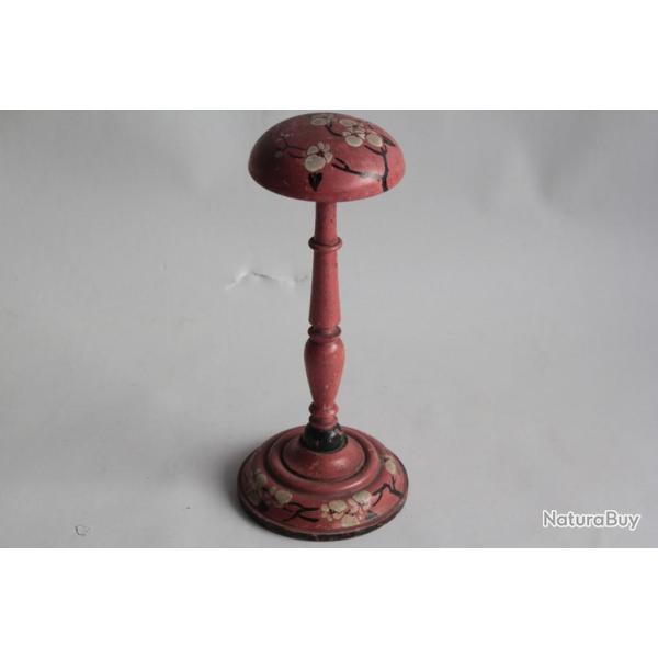 Porte-chapeau bois peint Fleurs de cerisiers Perruques