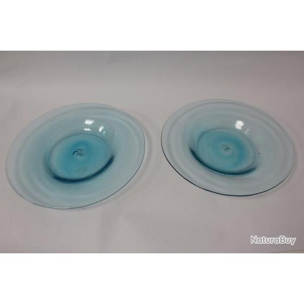 Deux assiettes verre souffl� bleu design 29 cm