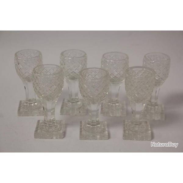Verres � liqueur cristal taill� Empire XIXe si�cle