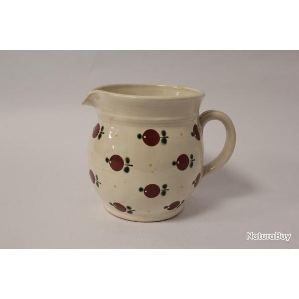 Pichet poterie Pommes Steiner Kiesen Suisse Art populaire