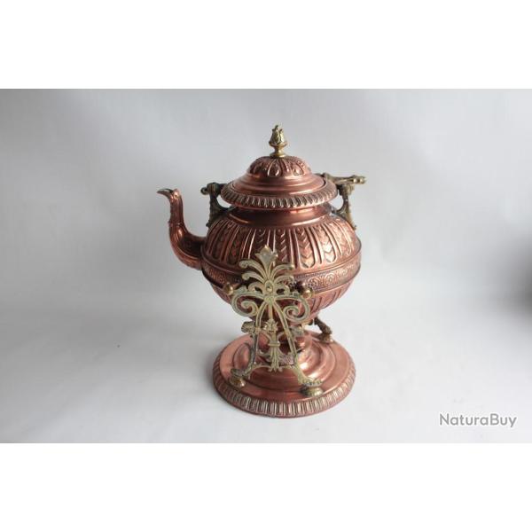 Ancienne Th�i�re Bouilloire cuivre repouss�