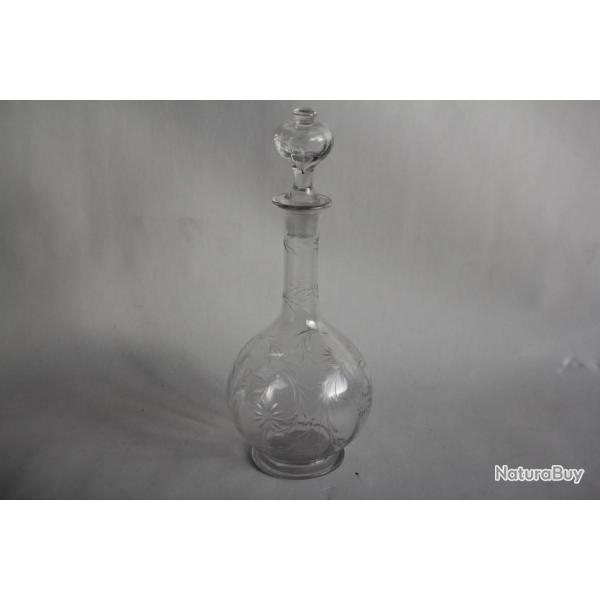 Ancienne Carafe cristal grav�