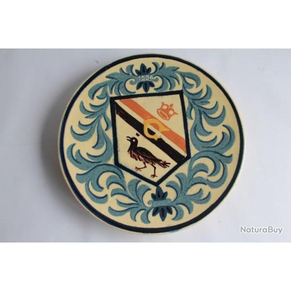 Plat terre verniss�e Ren� NICOLE Armoirie GOLAY c�ramique Savoyarde