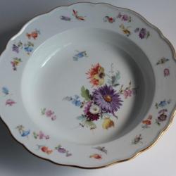 MEISSEN Assiette creuse porcelaine Fleurs Papillons XIXe si&egrave;cle