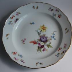 MEISSEN Assiette porcelaine Fleurs Papillons XIXe si&egrave;cle