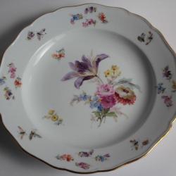 MEISSEN Assiette porcelaine Fleurs Papillons XIXe si&egrave;cle