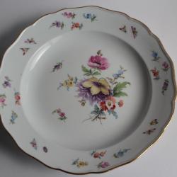MEISSEN Assiette porcelaine Fleurs Papillons XIXe si&egrave;cle