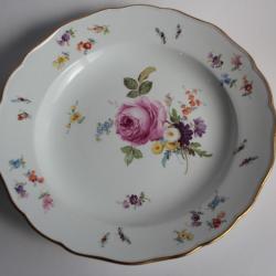 MEISSEN Assiette porcelaine Fleurs Papillons XIXe si&egrave;cle