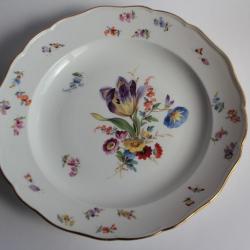 MEISSEN Assiette porcelaine Fleurs Papillons XIXe si&egrave;cle