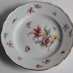 MEISSEN Assiette &agrave; dessert porcelaine Fleurs Papillons XIXe si&egrave;cle