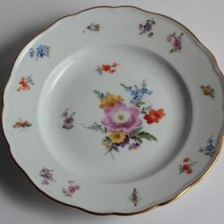 MEISSEN Assiette &agrave; dessert porcelaine Fleurs Papillons XIXe si&egrave;cle
