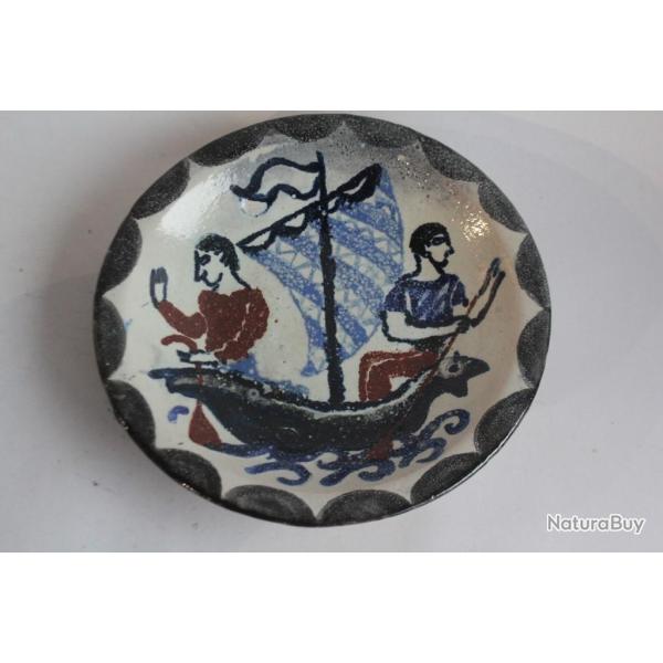 MENELIKA Plat c�ramique Suisse