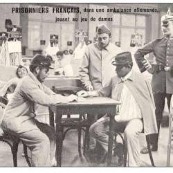 CPA GUERRE 1914-18 Prisonniers Fran&ccedil;ais Allemagne Ambulance jeu de dames