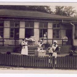 CPA photo Suisse Bern Säuglingsheim - La Pouponnière Travail Femmes